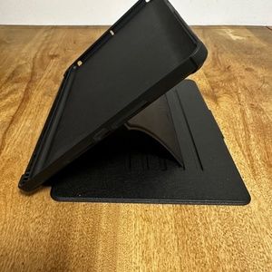 iPad (9th Generation) Magnetic Stand Case with Stylus Pen